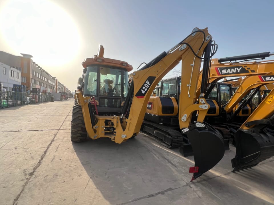 Integrated 4WD backhoe Loader-excavator